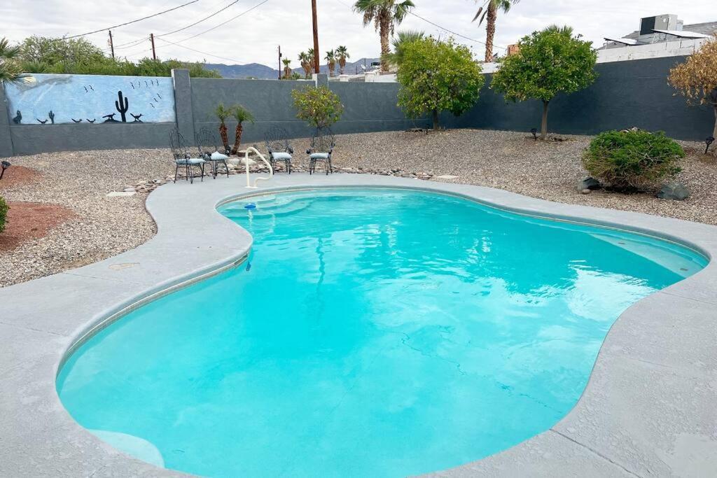 Spacious Getaway! Pool, Spa, Sleeps 9 Lake Havasu City Exterior photo