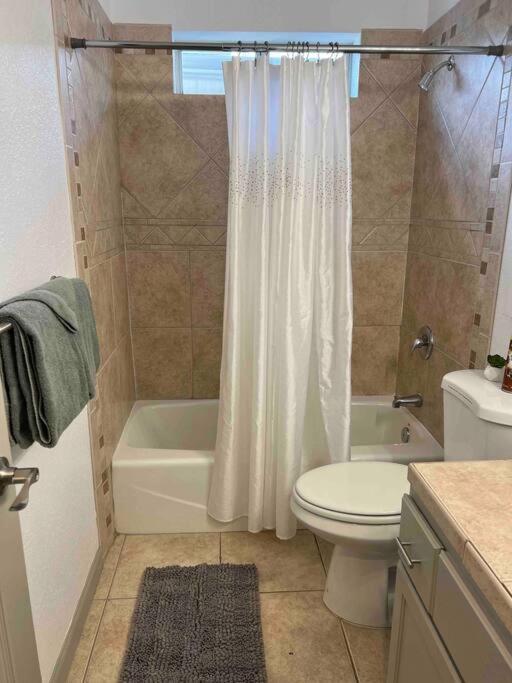 Spacious Getaway! Pool, Spa, Sleeps 9 Lake Havasu City Exterior photo
