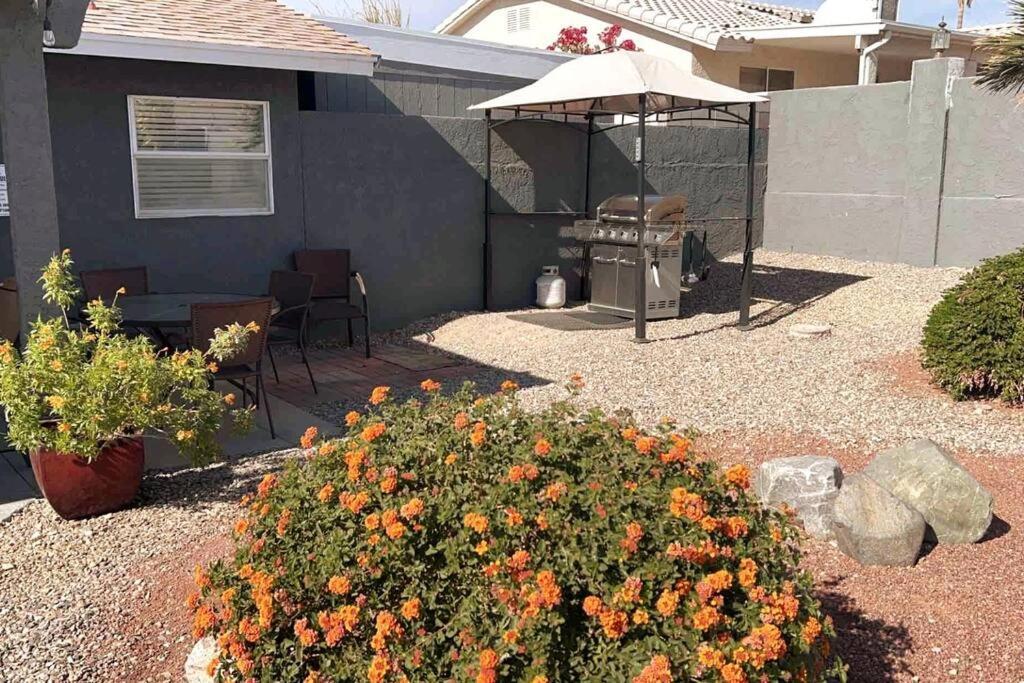 Spacious Getaway! Pool, Spa, Sleeps 9 Lake Havasu City Exterior photo
