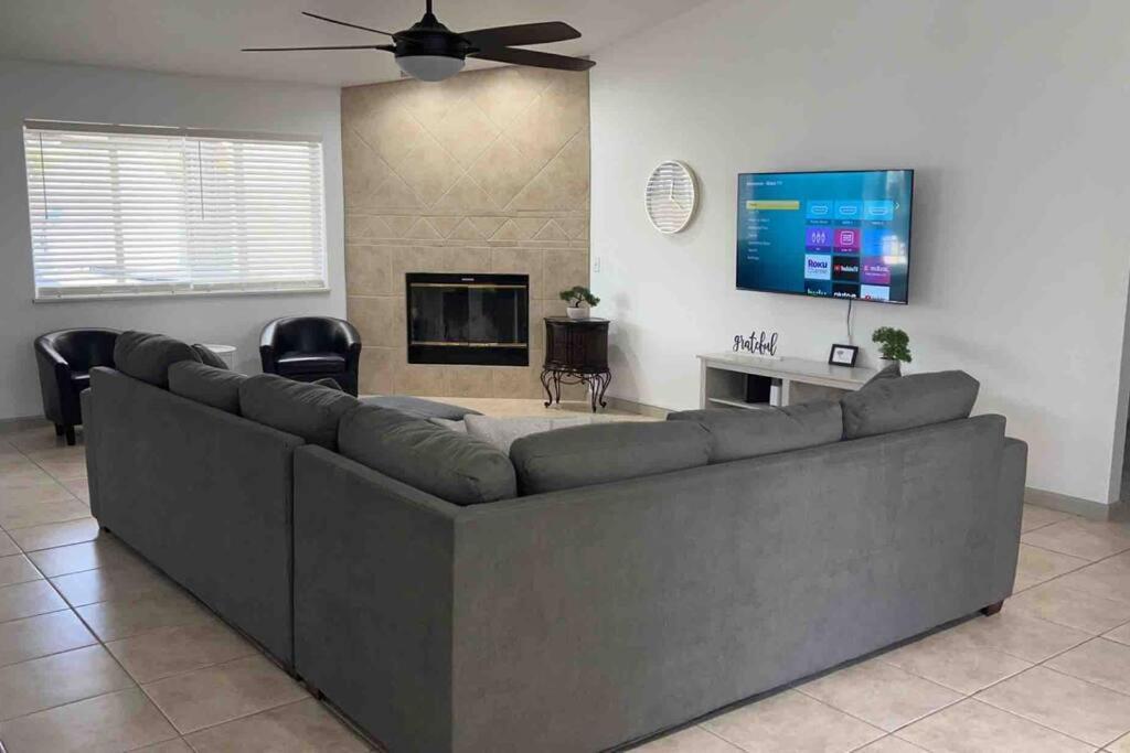 Spacious Getaway! Pool, Spa, Sleeps 9 Lake Havasu City Exterior photo