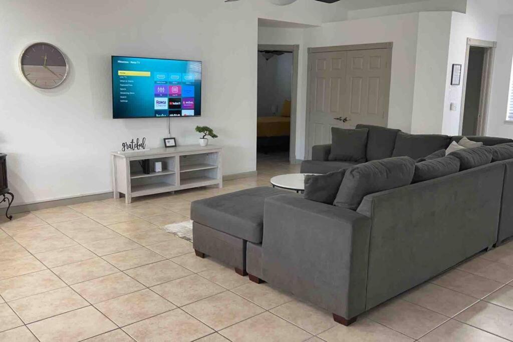 Spacious Getaway! Pool, Spa, Sleeps 9 Lake Havasu City Exterior photo