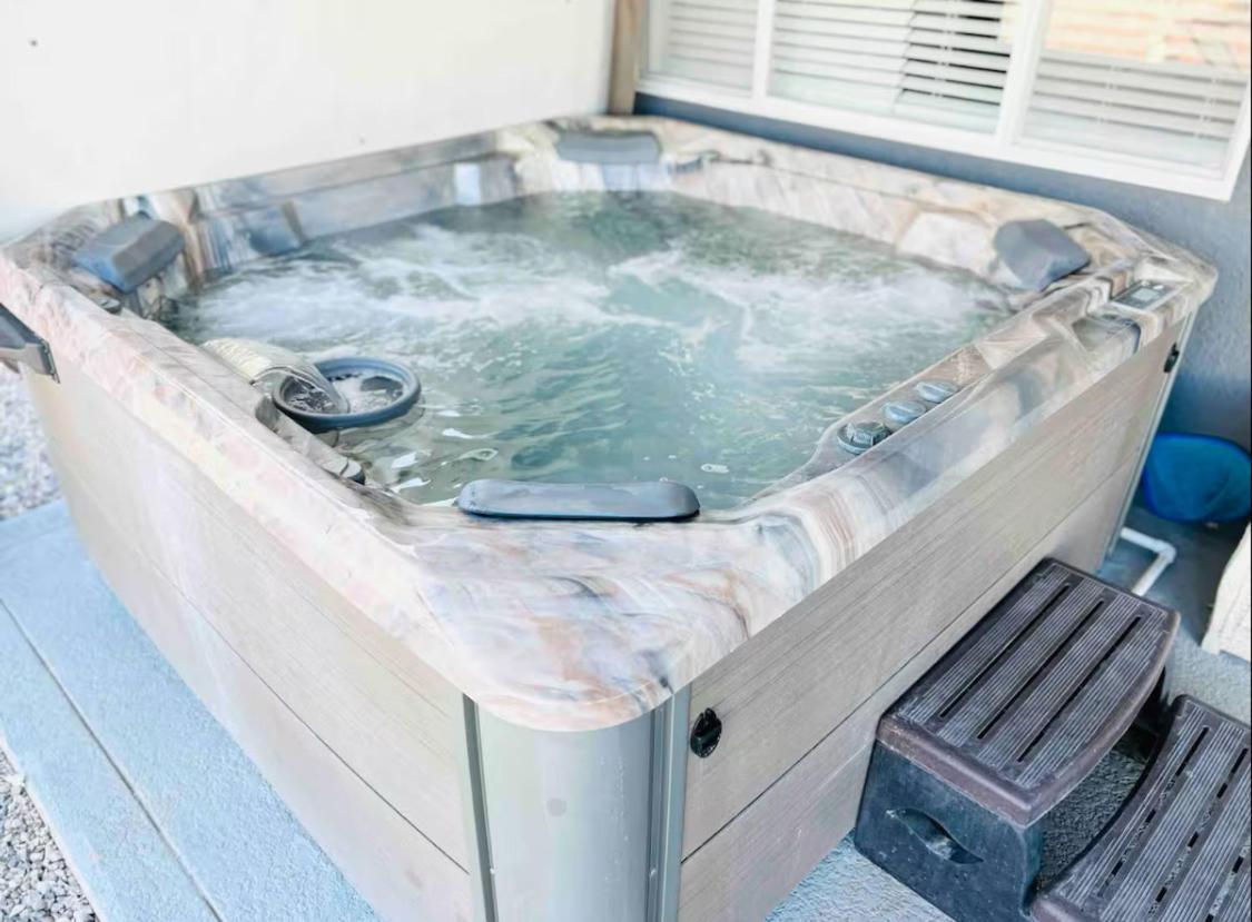 Spacious Getaway! Pool, Spa, Sleeps 9 Lake Havasu City Exterior photo